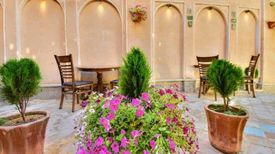Yas Isfahan Hotel