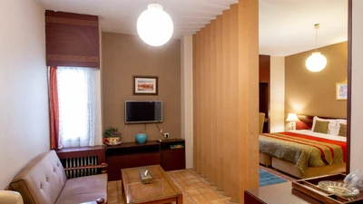 Roodaki Hotel