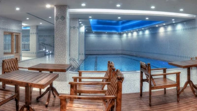 Zandiyeh Hotel