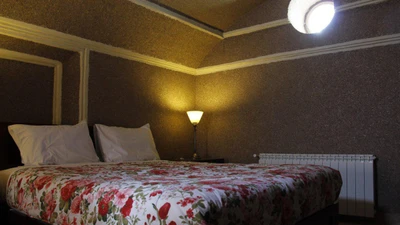 Khaneh Seneek Traditional Hotel