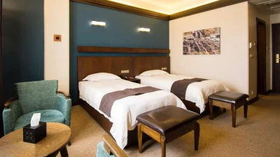 Eskan Alvand Hotel