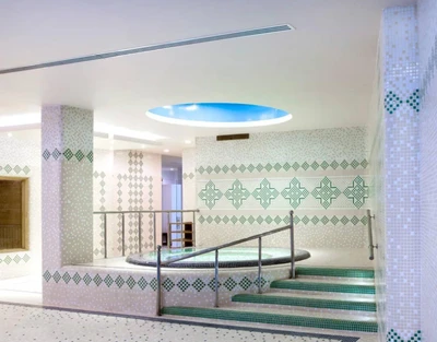 Zandiyeh Hotel
