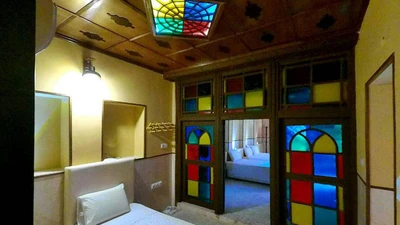 Niayesh Hotel