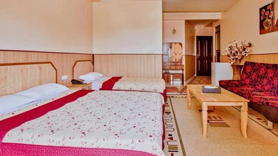 Aram Hotel