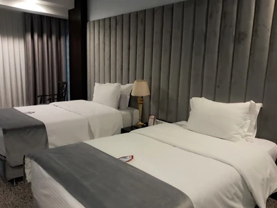 Chamran Grand Hotel