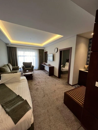 Qasr-Al-Ziafat Hotel