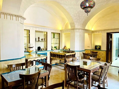 Ashkoob Traditional Hotel