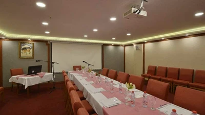 Shirazis Hotel