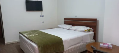 Sadra Hotel