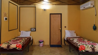 Niayesh Hotel