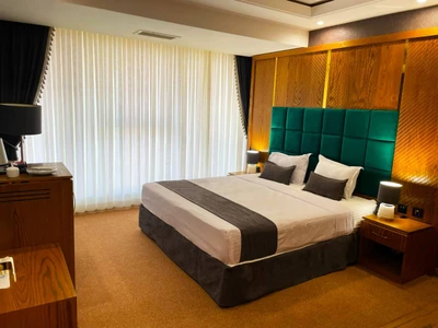 Khursheed-e-Hashtom Rauf Kowsar Hotel