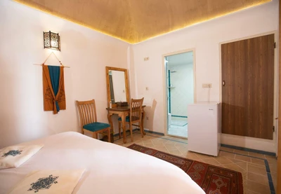 Baba Afzal Hotel