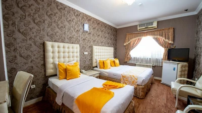 Parseh Hotel