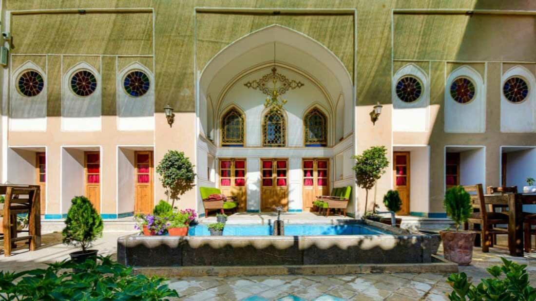 Yas Isfahan Hotel