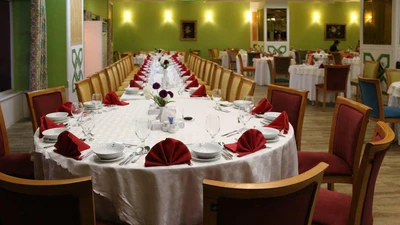 Hormoz Hotel