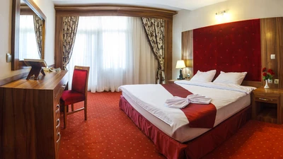 Khorshid Taban Hotel