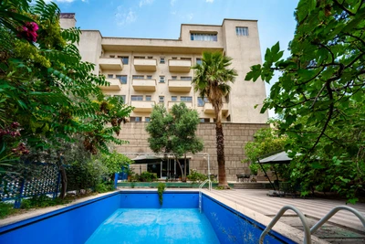 New Naderi Hotel