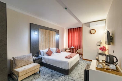 Artemis Hotel