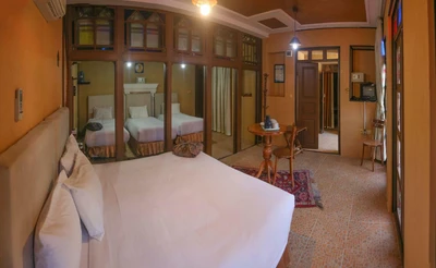 Niayesh Hotel