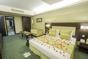 Parsian Evin Hotel