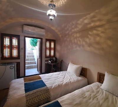 Ashkoob Traditional Hotel