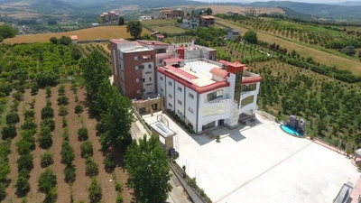 Aseman Shahr Hotel