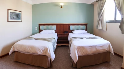 Eskan Forsat Hotel