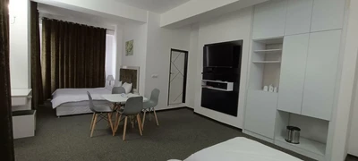 Rose Hotel