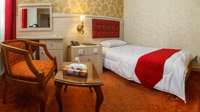 Avrin Hotel