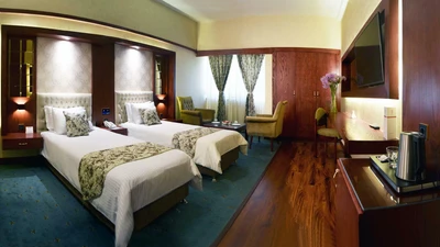 Pardisan Hotel
