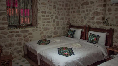 Tabesh Hotel