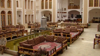 Mozaffar Traditional Hotel
