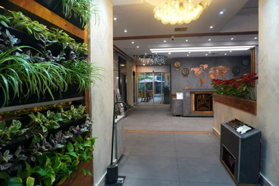 Avrin Hotel