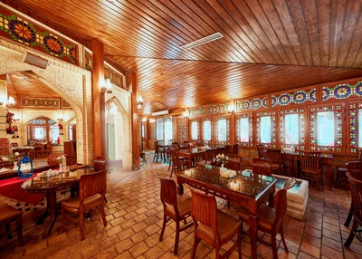 Parsian Kowsar Hotel