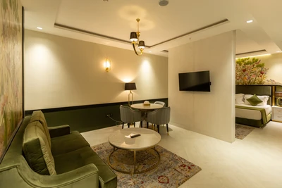 Chaharbagh Hotel