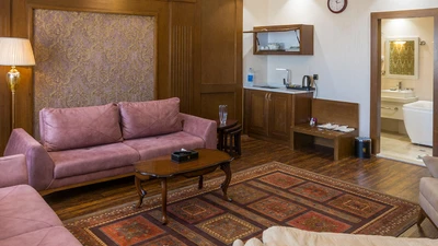 Almas Novin Hotel