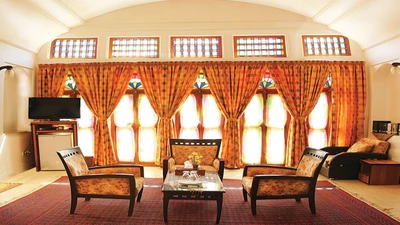 Mozaffar Traditional Hotel