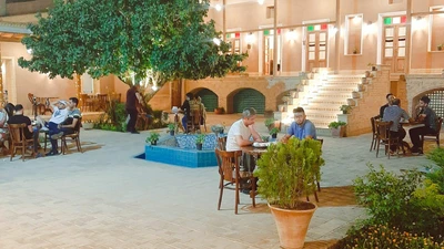 Esfanjan Hotel
