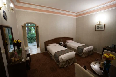 Parsian Safaiyeh Hotel