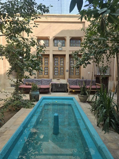 Shahdad Traditional Hotel