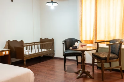 New Naderi Hotel