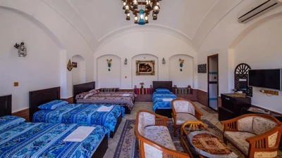 Lantern Traditional Hotel