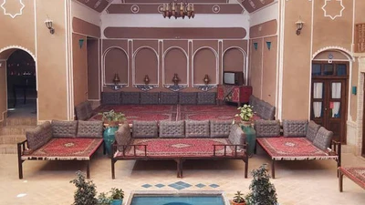 Firoozeh Traditional Hotel