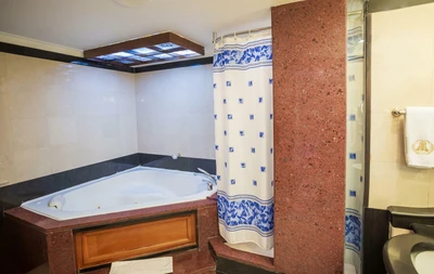 Parsian Esteghlal Hotel