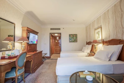 Parsian Esteghlal Hotel