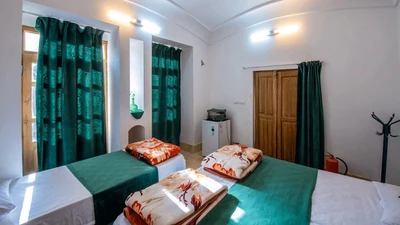 Saraye Falahati Hotel