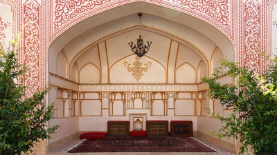 Mahinestan Raheb Hotel