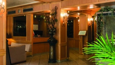 Raamtin Hotel