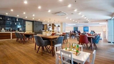 Avina Hotel