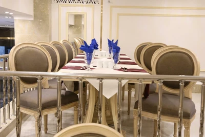 Javar Al-Molk Hotel